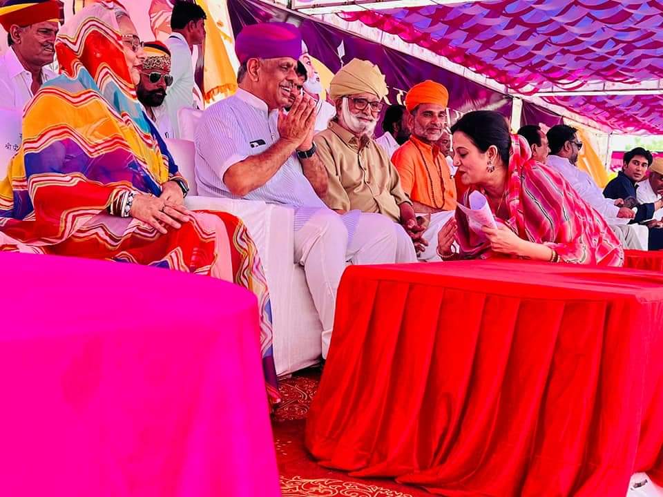 vikrams_bapini's tweet photo. कहो दिल से गजेंद्र फिर से
#Bapini #Lohawat
@GajendraKhimsar
@BJP4Rajasthan @BJP4India
@ArunSinghbjp @cpjoshiBJP https://t.co/wb3ORFnEwR