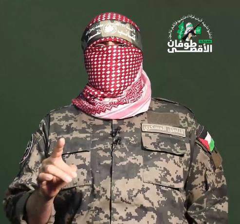 cintagaza_my's tweet photo. Jika diperhatikan, dalam ucapan pertama Abu Ubaidah, beliau tidak menyinsing lengan bajunya.

Akan tetapi, ketika ucapannya yang terkini, Abu Ubaidah melipat lengan bajunya. Dan inilah tanda-tanda kemenangan yang semakin hampir, insya-Allah ☝🏻 https://t.co/wLQQi3m61Q