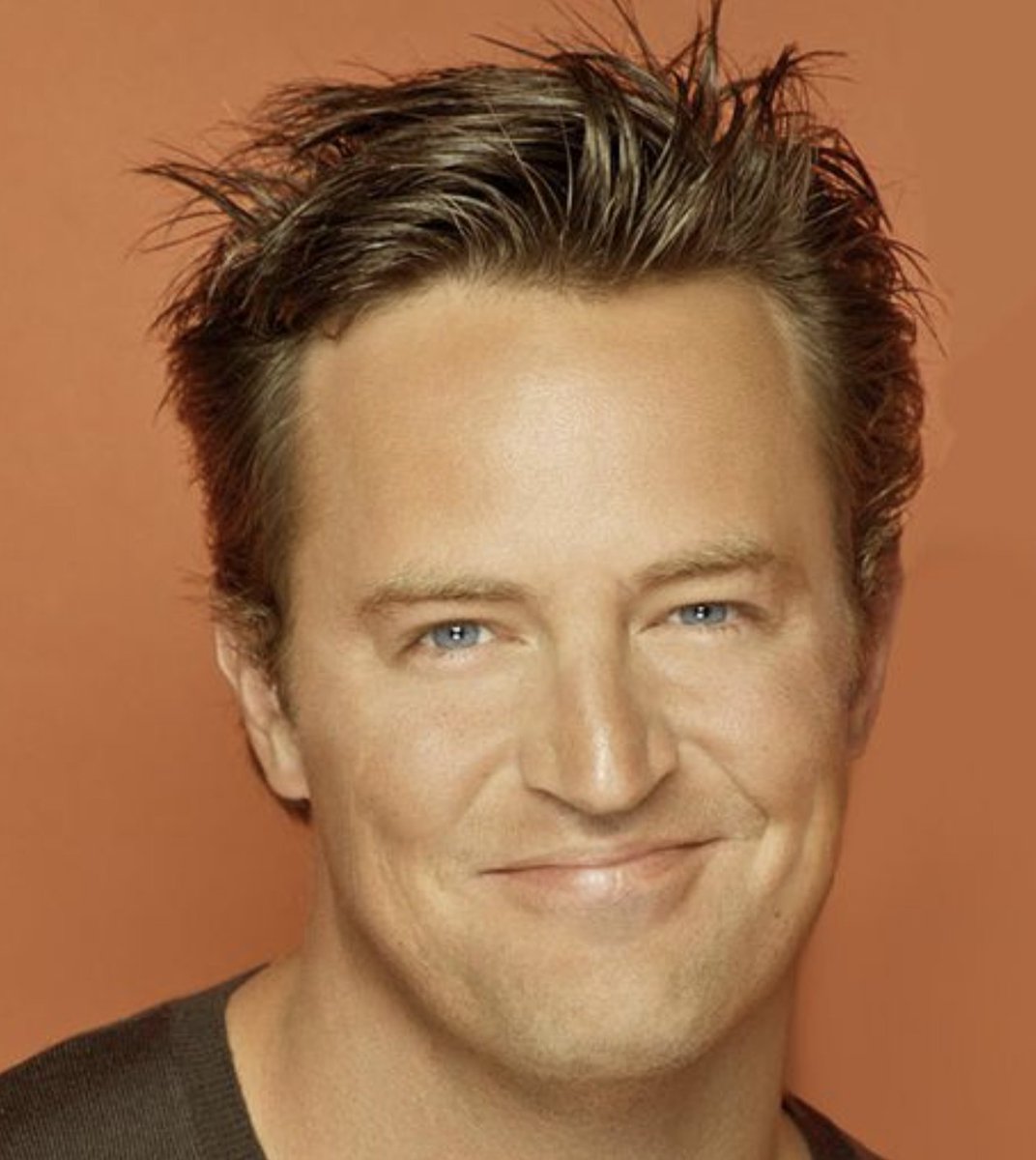 loolalabelle's tweet photo. So sad @MatthewPerry rest in peace 🙏 https://t.co/YuZinKWWOs