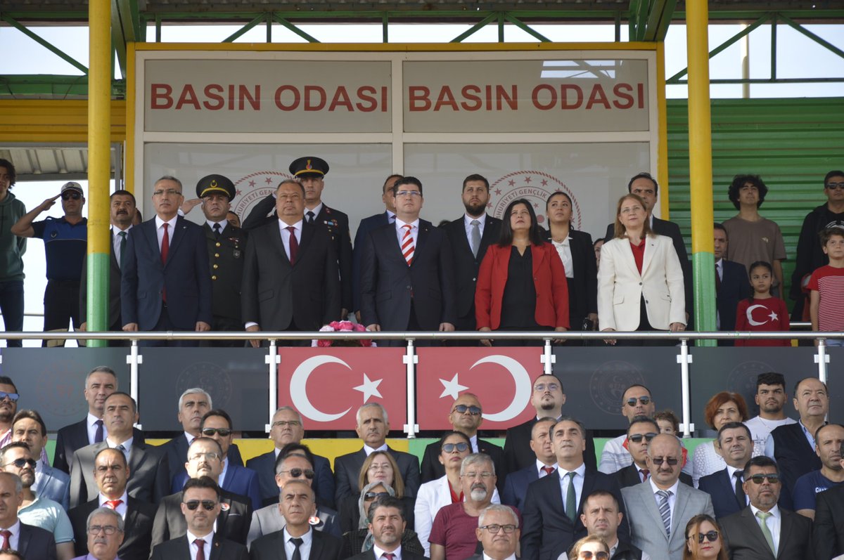 BelediyeCine's tweet photo. Başkanımız Enver Salih Dinçer CHP Çine İlçe Başkanı Tayfun Şahin, CHP Çine Kadın Kolları Başkanı Arzu Yavuz Kocabay ve CHP Çine İlçe Başkanı Mehmet Çavdar'la birlikte 29 Ekim Cumhuriyet Bayramı ve  Cumhuriyetin 100'üncü yılı dolayısıyla düzenlenen kutlama programına katıldı. https://t.co/yP83dR6ZTF