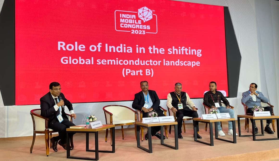 KPMGIndia's tweet photo. #IMC2023 | Domestic demand and strategic reasons clearly favour expansion in India-based #semiconductormanufacturing: Amit Bhargava, @KPMGIndia moderating a panel at @exploreIMC | #KPMGAtIMC #GlobalInnovation #TechInnovation https://t.co/24cl05Sx8V