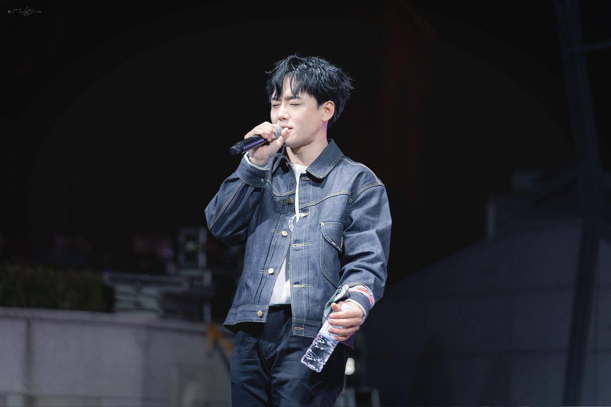 23. 10. 27. 웰컴대학로 프린지공연
웰컴 싱어롱 || 트레이스유

#이종석

혹시 오늘 밤에
아니, 새벽 새벽 4시에

시간 어떠세요?