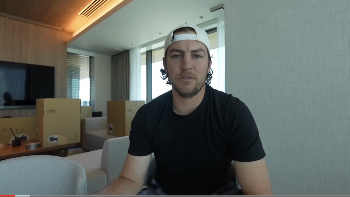 YokohamaBayFan's tweet photo. あ…あああ……🤯

#TrevorBauer
#EnjoyYourVacation
#plsplsplsplspls
#comebacktoyokohama https://t.co/livicjvjGd