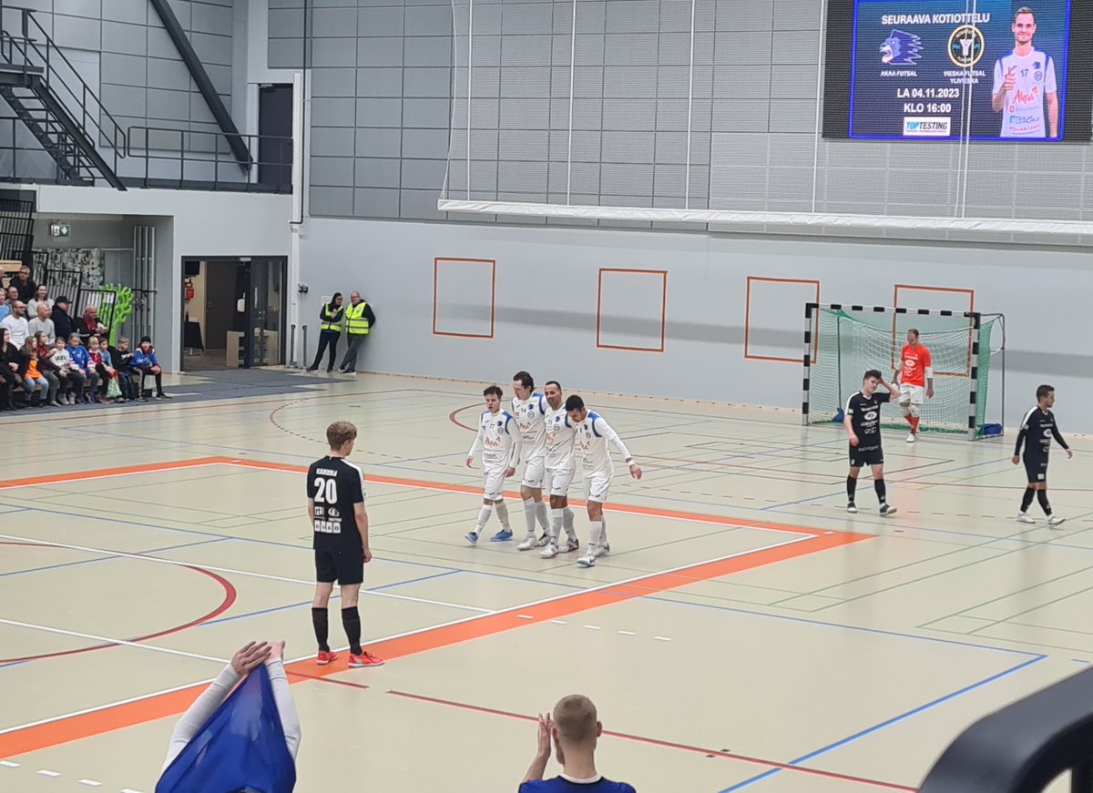 Etelä-Pirkanmaan derbyssä Akaa kohteli meitä hyvin, mutta kenties Mad Maxia ei niinkään.

Linkin takana tarinaa paikan päältä:

futistajaviinia.blogspot.com/2023/10/akaa-f…

<a href="/AkaaFutsal/">Akaa Futsal</a> , <a href="/FutsalMadMax/">Futsal Mad Max</a> #futsaliiga #futsal #akaa #valkeakoksi