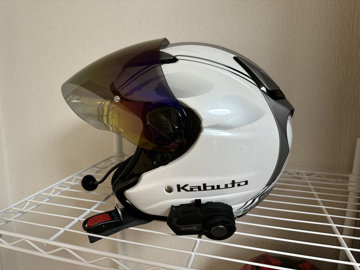 MLfreak's tweet image. 通勤用のヘルメットとインカムを新しくしました。
MOMAN H2の音質お値段以上
で良き👍
#KABUTO
#AVAND2
#MOMAN
#H2