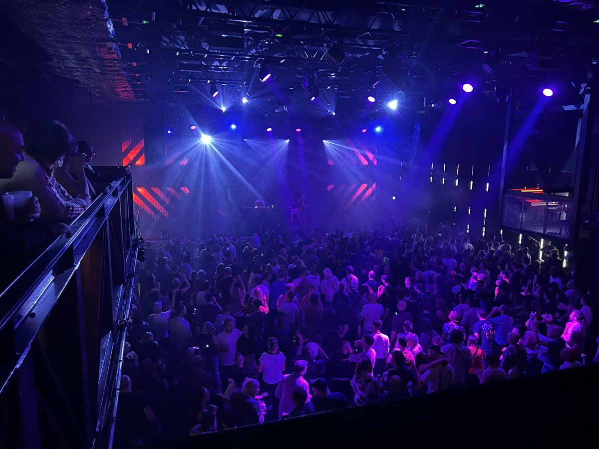 PavRishiraj's tweet photo. @therealLTJbukem thank you yet again for taking the original heads and GLR lovers on the usual musical journey of sublimity, elevation and pure BLISS, last week in London! Reminded me of the incredible End nights &amp; Progression Sessions. Superb sound system and place @here_ldn 👌🏻 https://t.co/IEnHCpL4J9