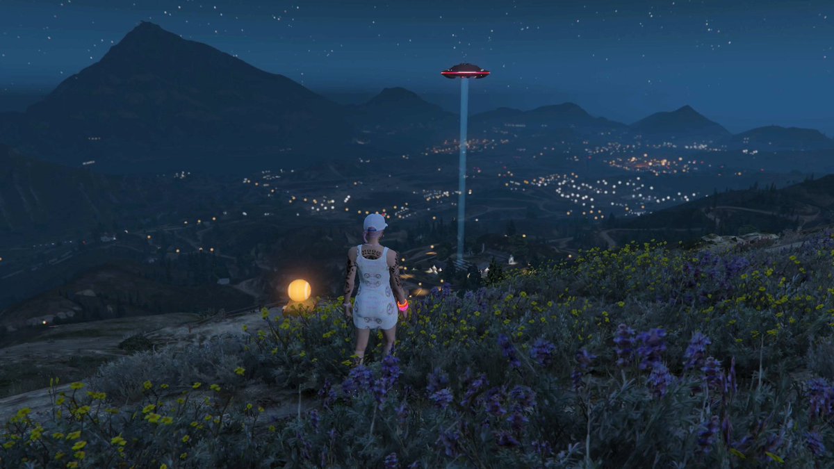 Kenny97LPB's tweet photo. Halloween Event🎃
Morning flower garden
And UFO
#GTA5Online
#RockstarGames https://t.co/NXzlPqdfsB