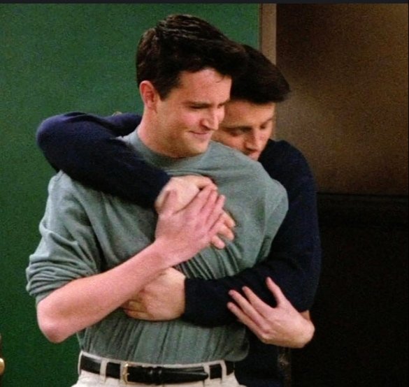 issvi's tweet photo. Hoy siento que se ha ido un gran amigo. 
Gracias Matthew por regalarnos al mejor Chandler Bing posible. 
Gracias por las risas y las carcajadas
Pero sobretodo gracias por acompañarme en los peores momentos de mi vida y hacerlos mucho más llevaderos. https://t.co/jrVvZ965gL