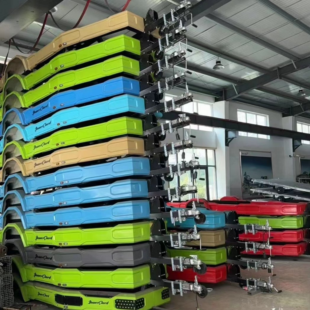 Besides the trailer, you should also need a tugboat. Which of these colors do you like? Tell me in the comments section.