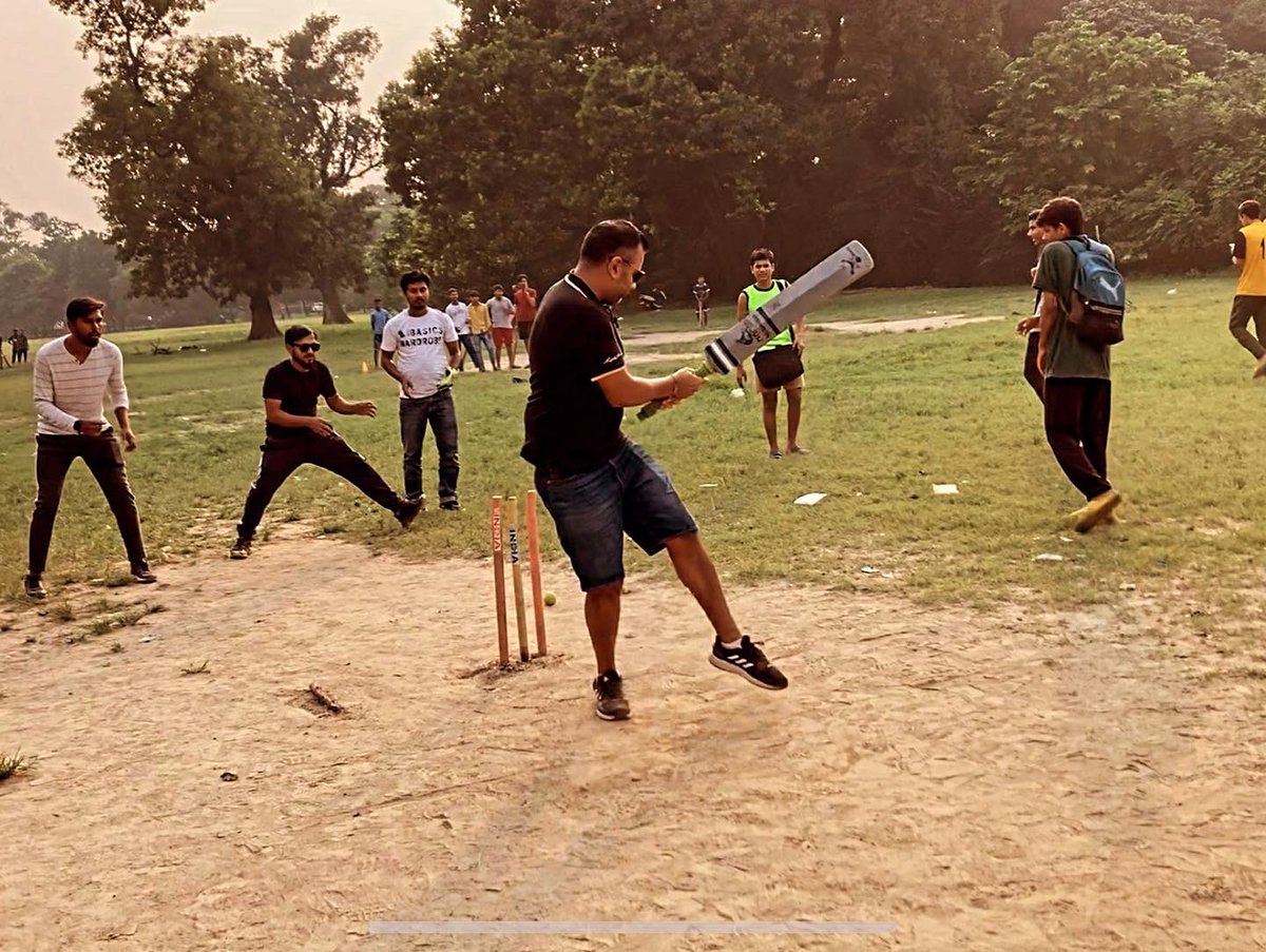 Rolling back the years on the maidan in Kolkata 🏏🇮🇳

#cricket #india #kolkata #maidan #grassroots #passion #batting #batter #travel #traveldiaries #mixingwithlocals #feelingtheheat #dayoff #work #cricketworldcup #cwc23 #commentator #broadcaster #cricketer #blessed