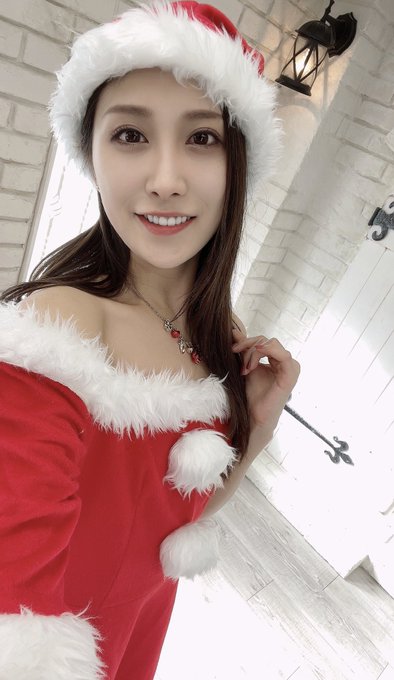 今年の12月の撮影会の衣装はなににしようか、考え中です😉 https://t.co/90HKcKFGIh