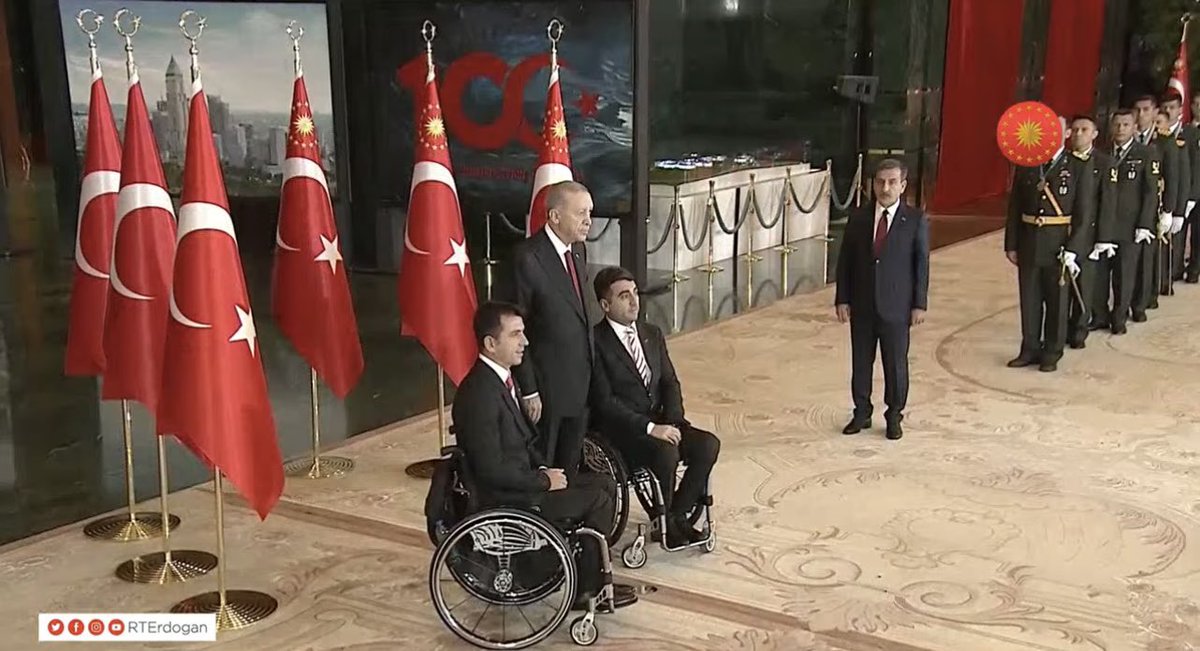 TaktimGrup's tweet photo. Ankara’da Cumhurbaşkanı Recep Tayyip Erdoğan Cumhuriyetimizin #100ncüYıl kutlamaları kapsamında vatandaş ile bululuyor.
#taktim #taktimgrup #EOS https://t.co/g6UHbSwTBh