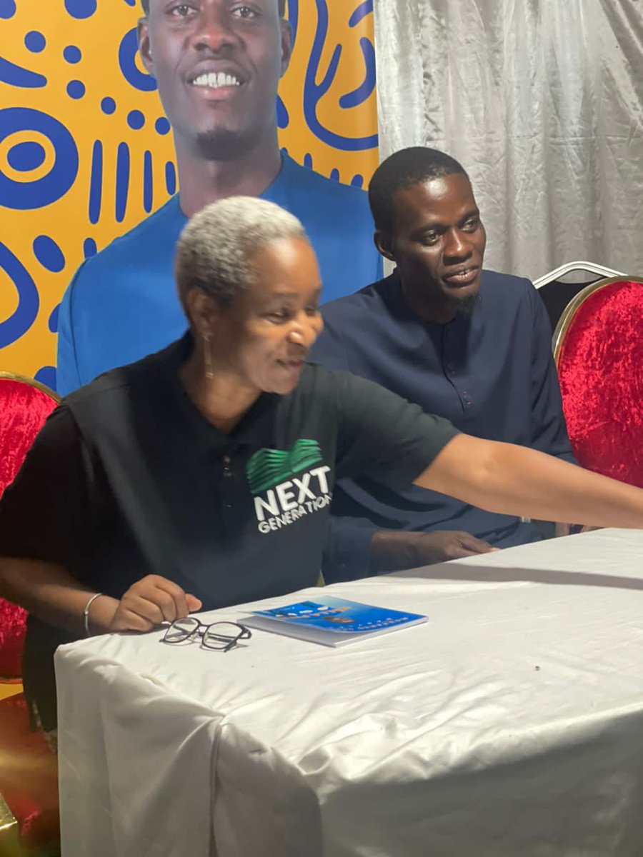 EMonteil's tweet photo. Un dimanche où on se réveille
Contente pour @Nabyleu
Contente pour @Manolo00_
Prenez soin de #NextGenration gnoy sunu ndono.
Que Dieu vous bénisse tous.
Qu'il veille sur le Sénégal
Et donne la paix au monde entier.
Au suivant...
( Merci @LatyrDiouff pour la photo) https://t.co/jBeKsLdjVi