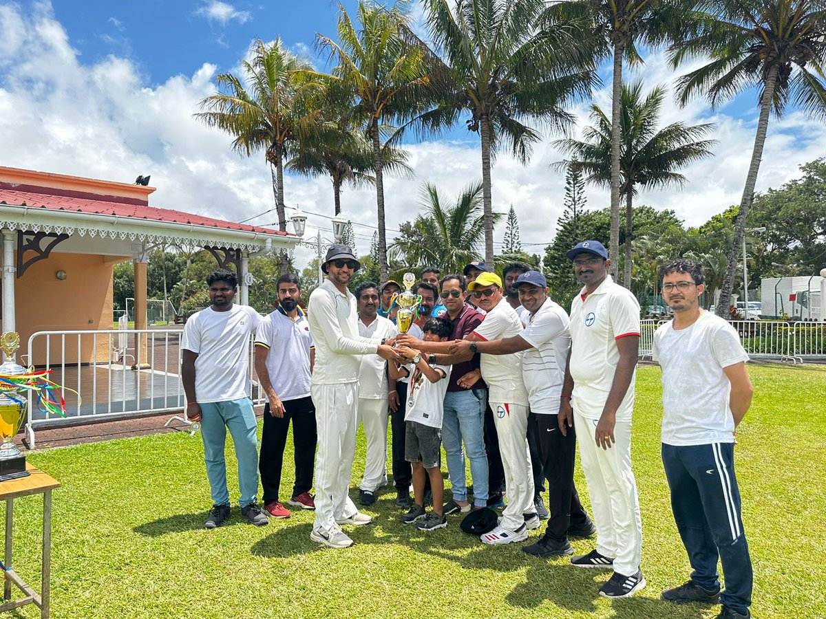 HCI_PortLouis's tweet photo. #TeamHCI won🏆 a friendly #CricketTournament organized for the members of 🇮🇳 community in 🇲🇺 by L&amp;T. Team L&amp;T was the runners-up.Teams from Bank of Baroda, SBI(Mauritius) &amp; MTML also participated in the event. Deputy HC @VimarshAryan presented awards to winners &amp; best performers. https://t.co/VGSVM82vkx