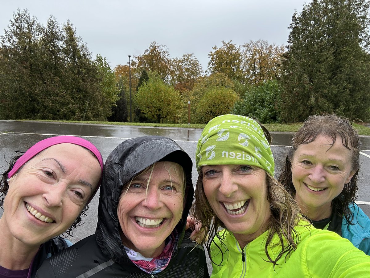 MoniqueKirsch's tweet photo. #zoppnaass 😜
All weather ladies 💦🏃‍♀️🏃‍♀️🏃‍♀️🏃‍♀️☔️
Slippery when wet 👠 https://t.co/gJimfNMM0H