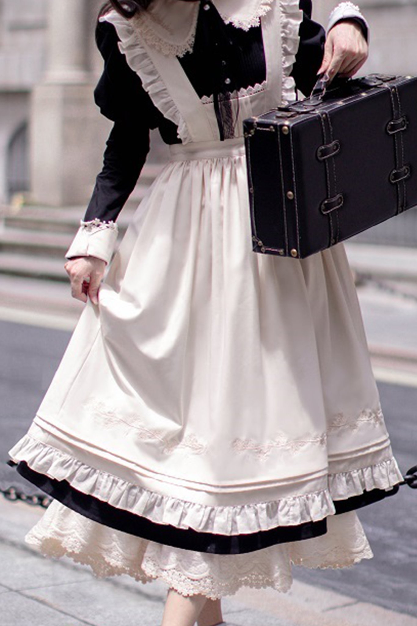 Epetice Belle エプロン付きワンピース【胡桃木JK】