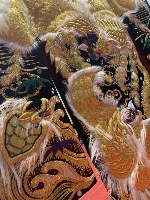 ひろしま神楽見てきたー!神楽生で見てみたかったんだ この前能で見た土蜘蛛を神楽でも見ると違いが際立ってそこも楽しかったな ひろしま神楽はわかりやすくて煌びやかで派手で良い! 衣装がピカピカで最高