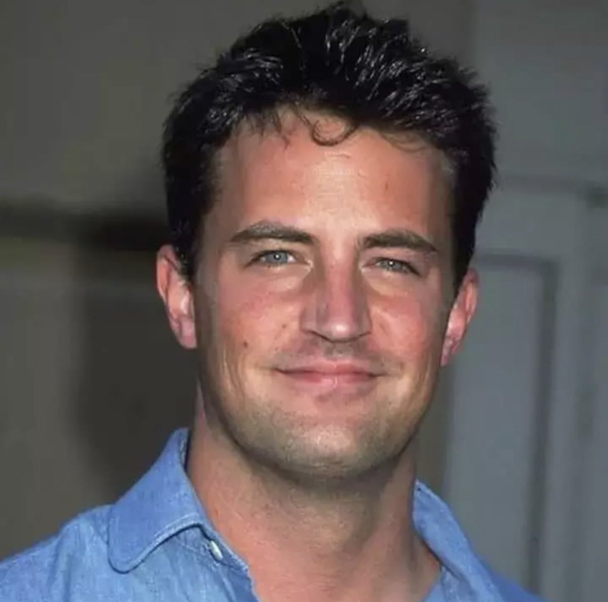 I’m utterly devastated and heartbroken to learn of Matthew Perry’s passing. 

Watching re-runs of <a href="/FriendsTV/">FRIENDS</a> is not going to be the same anymore. 

𝙔𝙤𝙪’𝙡𝙡 𝙗𝙚 𝙢𝙞𝙨𝙨𝙚𝙙, #chandlerbing 

May his memory be a blessing 🤍 

#friendsloversandthebigterriblething