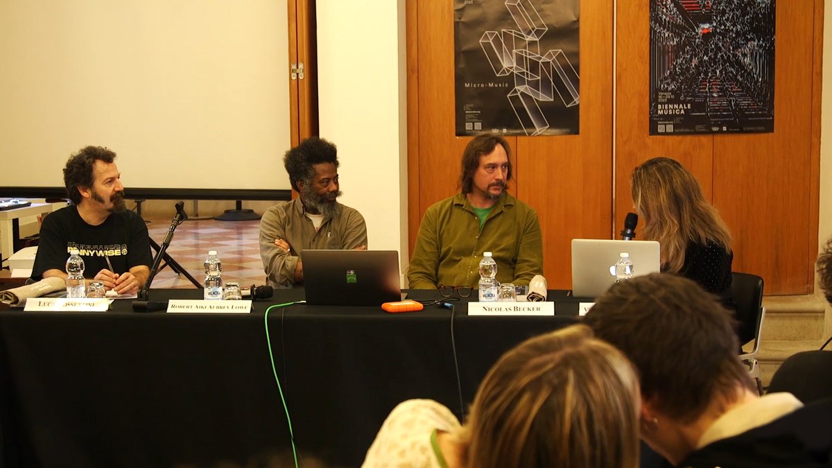 la_Biennale's tweet photo. #BiennaleMusica2023 Ieri la @FondazioneLevi ha ospitato l’ultimo appuntamento con i SOUND STUDIES di #MicroMusic: NUOVI PROCESSI DI SCRITTURA MUSICALE PER IL CINEMA. La tavola rotonda, moderata da #VincenzinaCaterinaOttomano, ha riunito #NicolasBecker, #LucaCossettini e #RobertAikiAubreyLowe per discutere della prassi compositiva per il cinema e della creazione di un universo sonoro-cinematografico che sempre di più invita “il pubblico a un ascolto immersivo in sintonia con i nuovi impianti di diffusione del suono nella sala”.