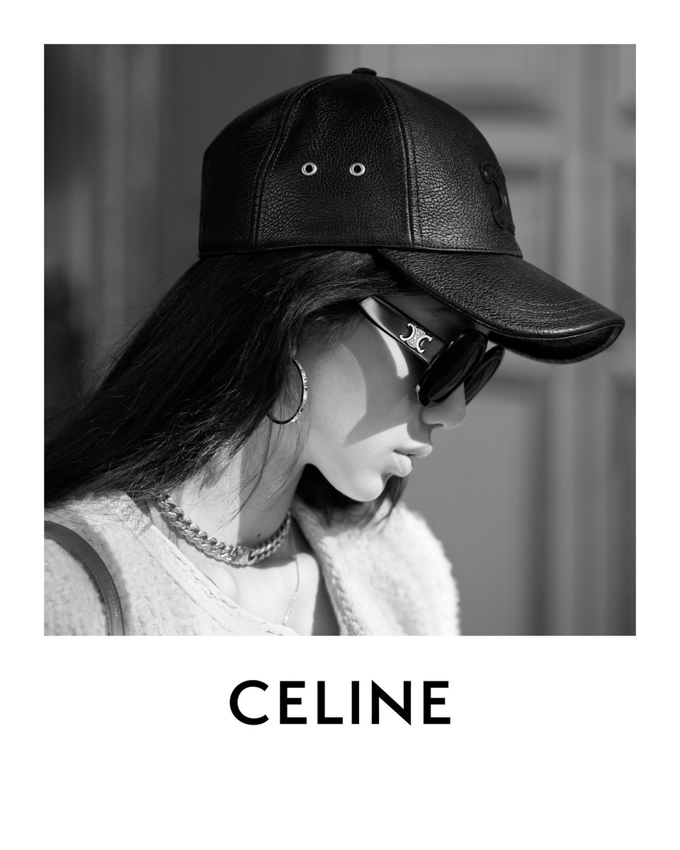 .@celineofficial IG update:

“LISA
LALALALISA_M

CELINE CLASSIC CHASSEUR JACKET

CELINE TRIOMPHE LEATHER CAP

CELINE LULU TRIOMPHE SUNGLASSES

CELINE JEWELRY
CELINE GOURMETTE TRIOMPHE NECKLACE

HEDISLIMANE PHOTOGRAPHY AND STYLING 
PARIS 
OCTOBER 2023 

- please engage ⬇️

🔗…
