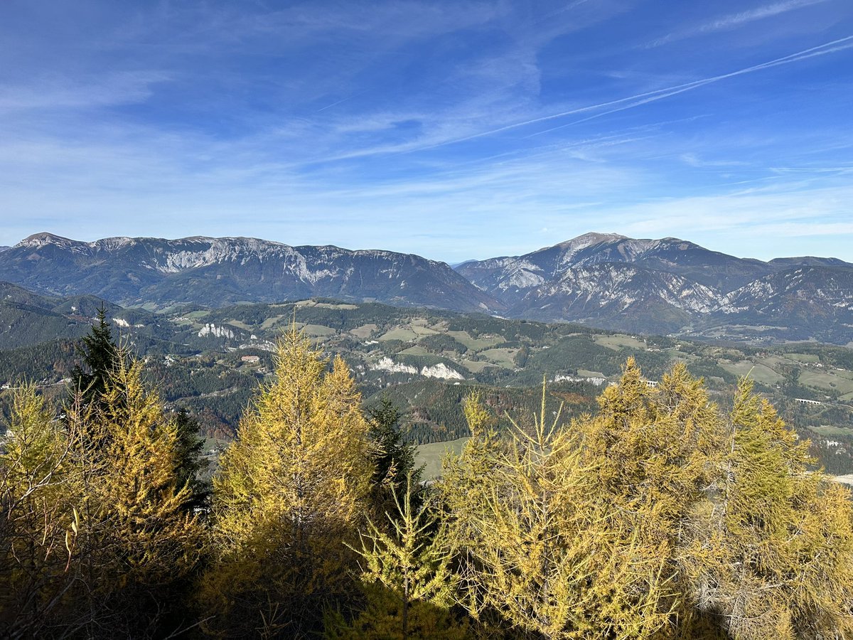 walterstarz's tweet photo. stürmischer Sonnwendstein 💨⛰️💨 https://t.co/A8Pl3qAHPG