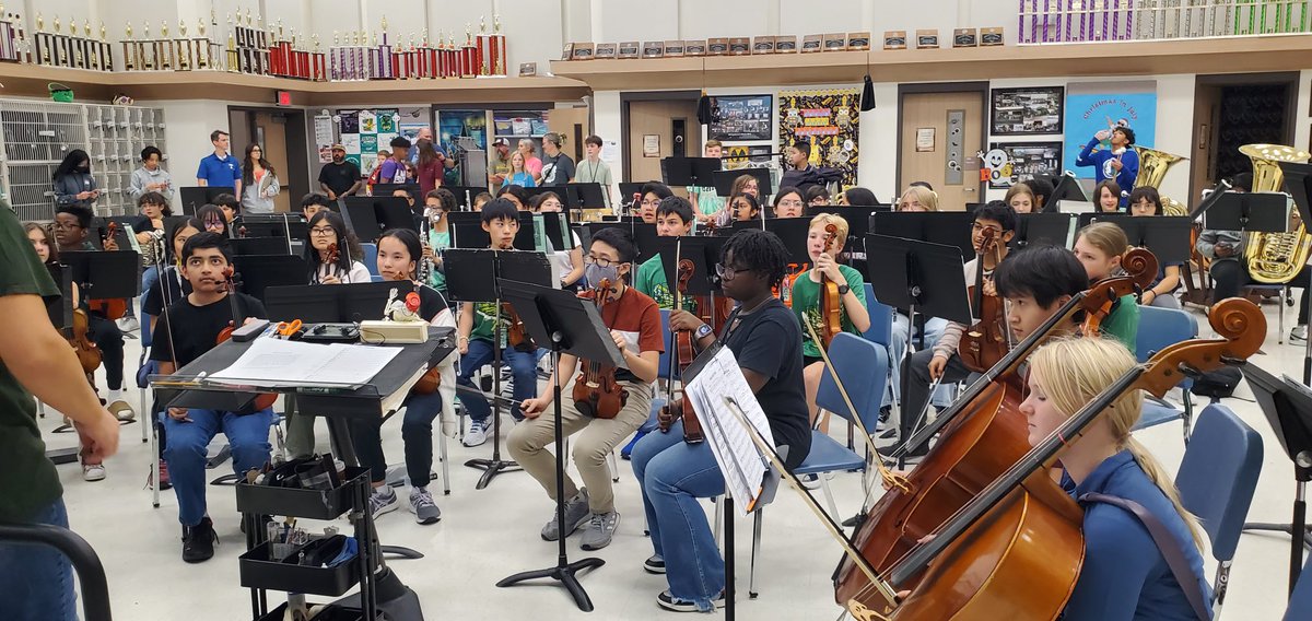 aae_band's tweet photo. AAE Full Orchestra!  #@aae_band @theGISDeffect https://t.co/W3srGYKHim