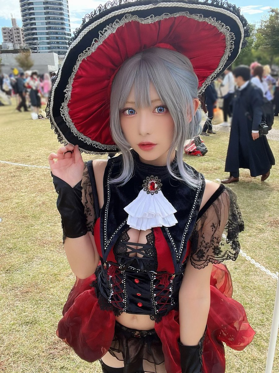 kokoro777pp's tweet photo. 池袋ハロウィンコスプレフェス2023
 #ガチ撮影エリア 
ご来場頂きありがとうございました！📷🪄

オリジナルの真紅の魔女衣装でした~❤️

とってもお気に入りだから沢山撮影してもらえてとっても嬉しかったです！！

タグつけて投稿してもらえたら
見に行くね🏷️✨

#池ハロ2023  #金髪ショー党 https://t.co/lTifz8HbME