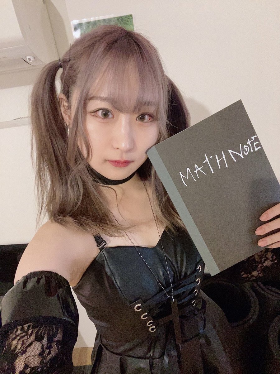 natsupikkk's tweet image. このノートに名前を書かれた人間は数学の成績が上がる。