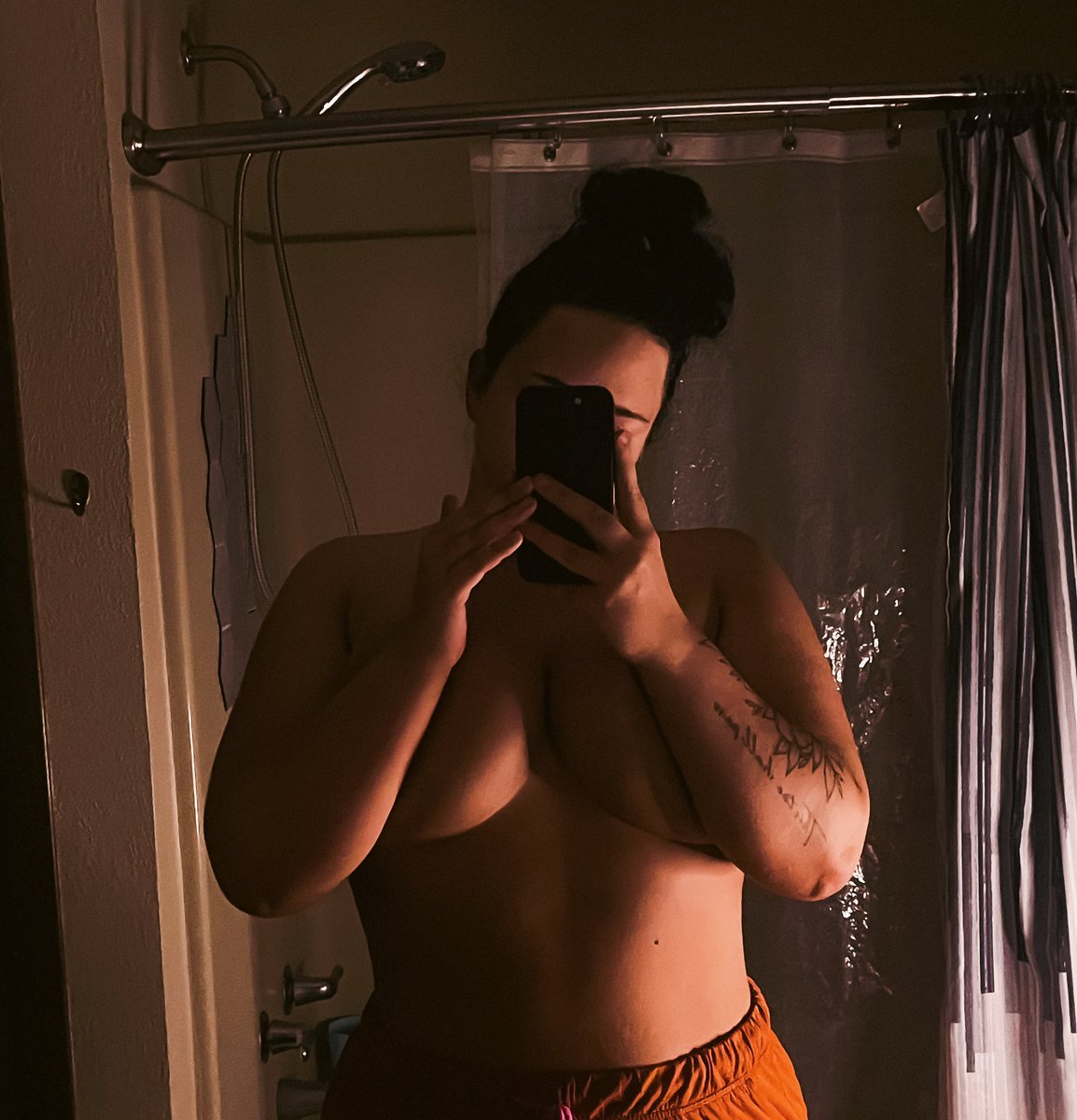 chalyceann's tweet photo. running my cheapest deal EVER!!
$45 for 500 pics/vids from the past 2 years. 
** DM me or 💵app 45$ with your username https://t.co/aQSuXFtNMZ