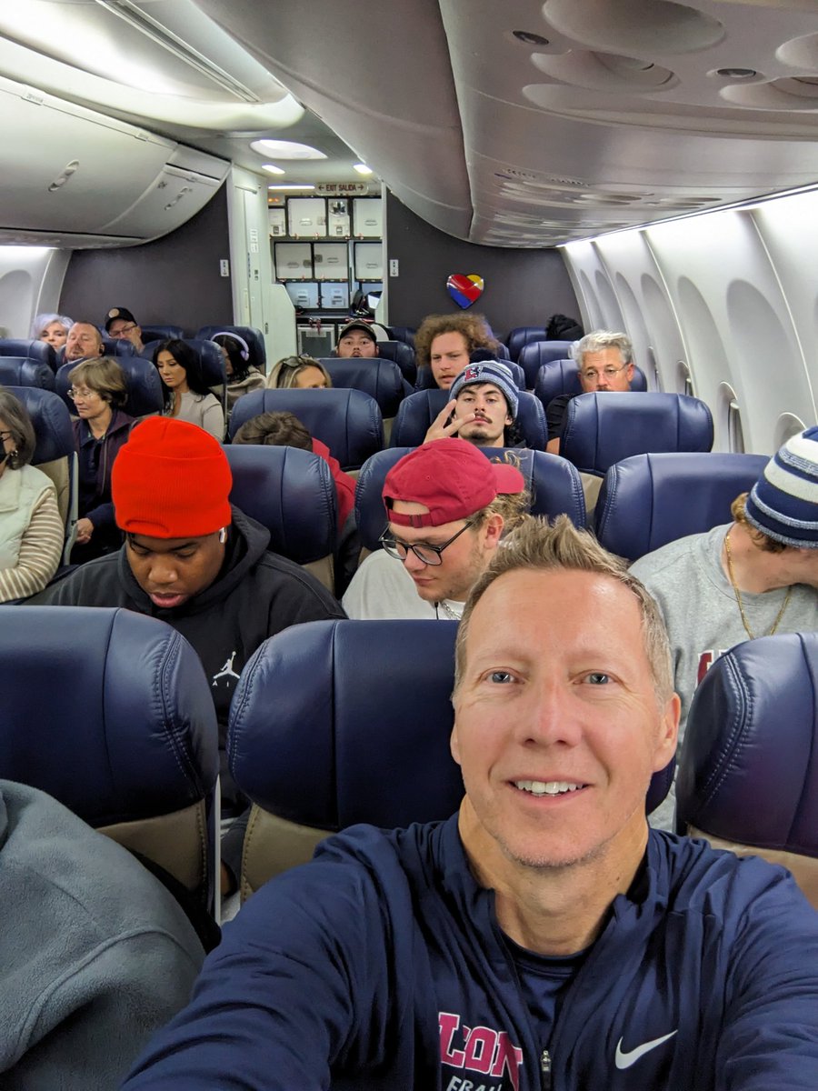 LyonHBC's tweet photo. That #LyonFam coming home from a big win yesterday in Buffalo, NY! #LyonWay https://t.co/8YIjT9skkm