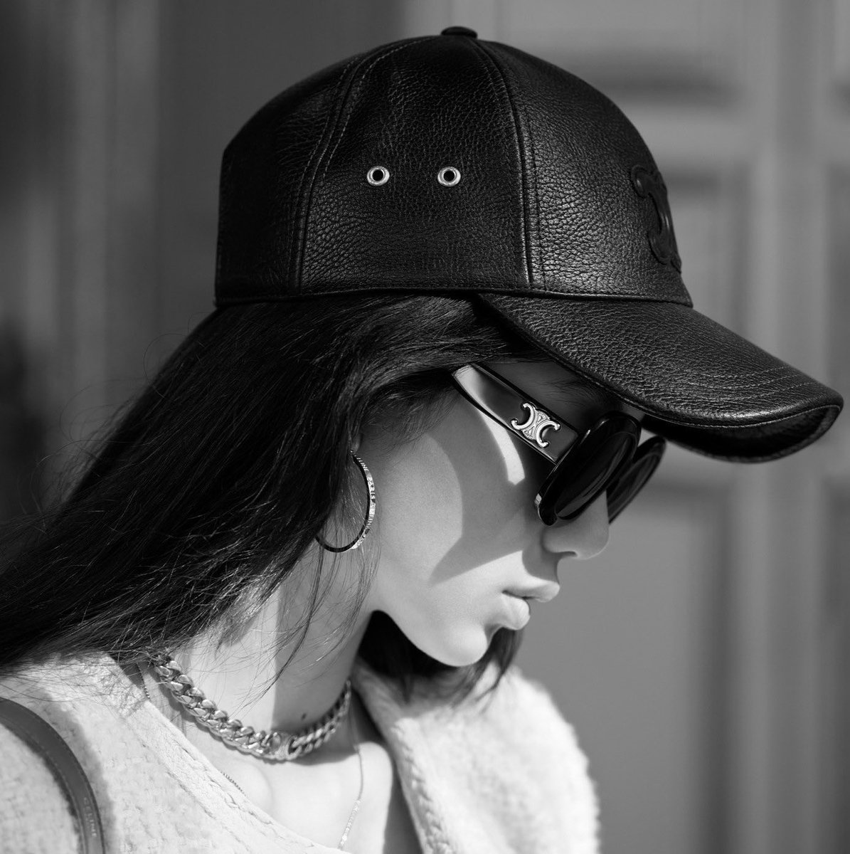 LISA
@.LALALALISA_M

CELINE CLASSIC CHASSEUR JACKET

CELINE TRIOMPHE LEATHER CAP

CELINE LULU TRIOMPHE SUNGLASSES

CELINE JEWELRY
CELINE GOURMETTE TRIOMPHE NECKLACE

@.HEDISLIMANE PHOTOGRAPHY AND STYLING 
PARIS 
OCTOBER 2023 

#CELINEPORTRAIT
#CELINEBYHEDISLIMANE
#LISAXCELINE