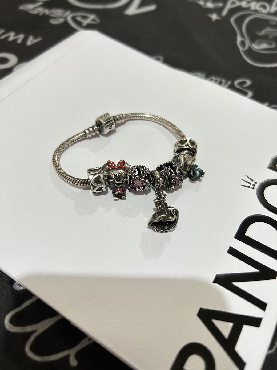 Jaobeann's tweet image. Pandora มือ2 ของแท้ ราคาเต็ม 18,000 บาท ส่งต่อ 7,500 พร้อมกล่องและถุง เข้าร้านล้างฟรี #Pandora #pandoraมือสอง #pandorathai #ส่งต่อ #ของดี #ส่งต่อstylistshop