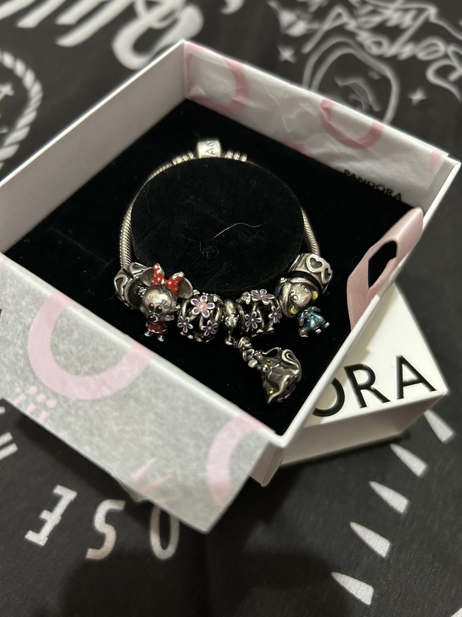 Jaobeann's tweet image. Pandora มือ2 ของแท้ ราคาเต็ม 18,000 บาท ส่งต่อ 7,500 พร้อมกล่องและถุง เข้าร้านล้างฟรี #Pandora #pandoraมือสอง #pandorathai #ส่งต่อ #ของดี #ส่งต่อstylistshop