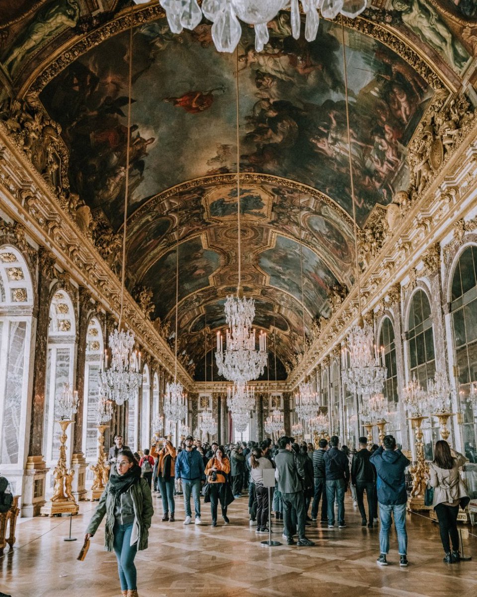 Il Castello di Versailles è una meraviglia architettonica che incarna la grandezza della Francia reale. 👑

Si dice che i muri abbiano orecchie... Se volete scoprire tutti i segreti del Castello di Versailles, Civitatis sarà la vostra guida migliore! 🤓