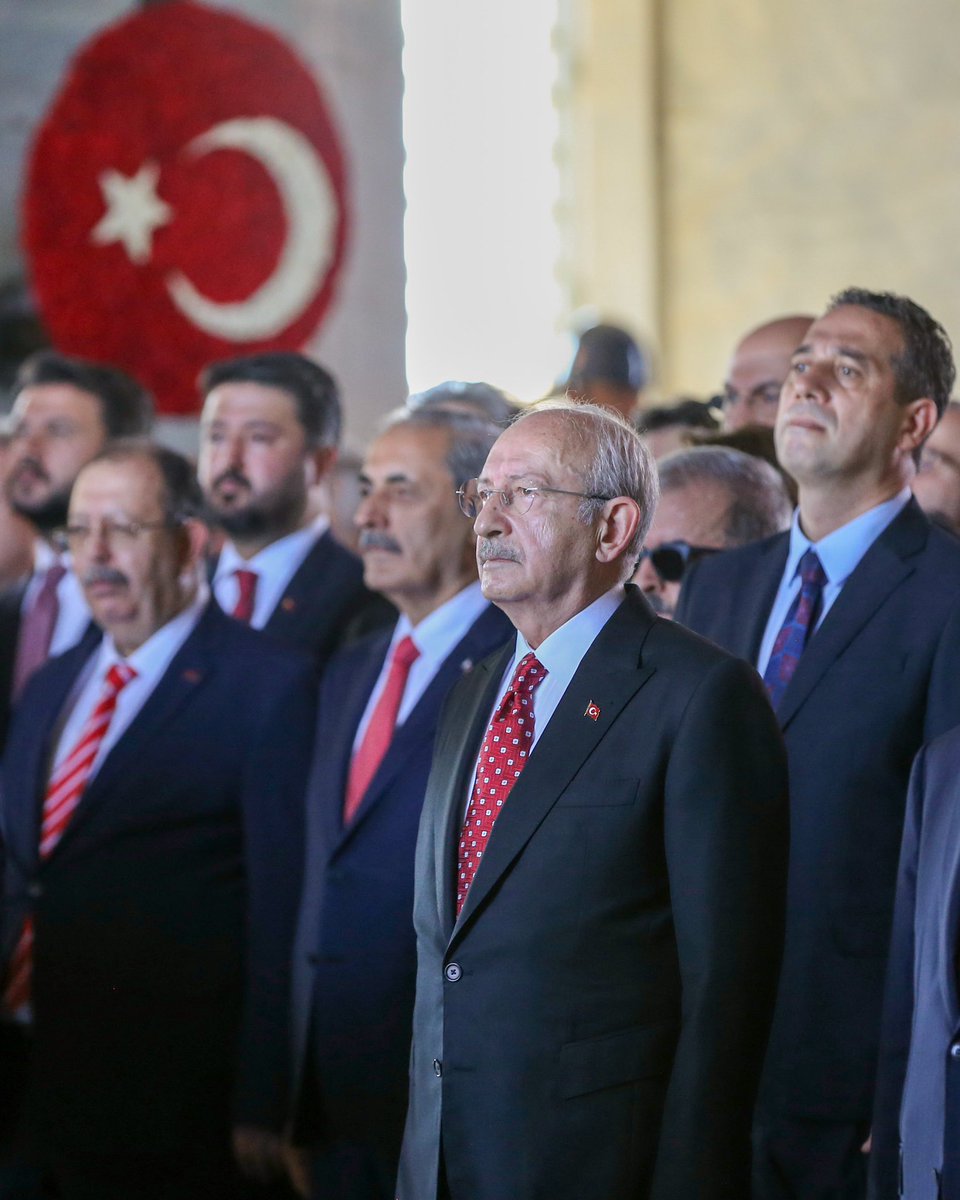 Bugün, sadece Türkiye’nin değil, dünyanın tüm mazlum milletlerinin makus talihini değiştiren, güçlüleri değil,haklıları yüreklendiren bir gündür. Bugün, Büyük Önder Mustafa Kemal Atatürk’ün liderliğinde bağımsızlığını kazanan milletimizin, yönetimi ele aldığı gündür. 

Bugün,