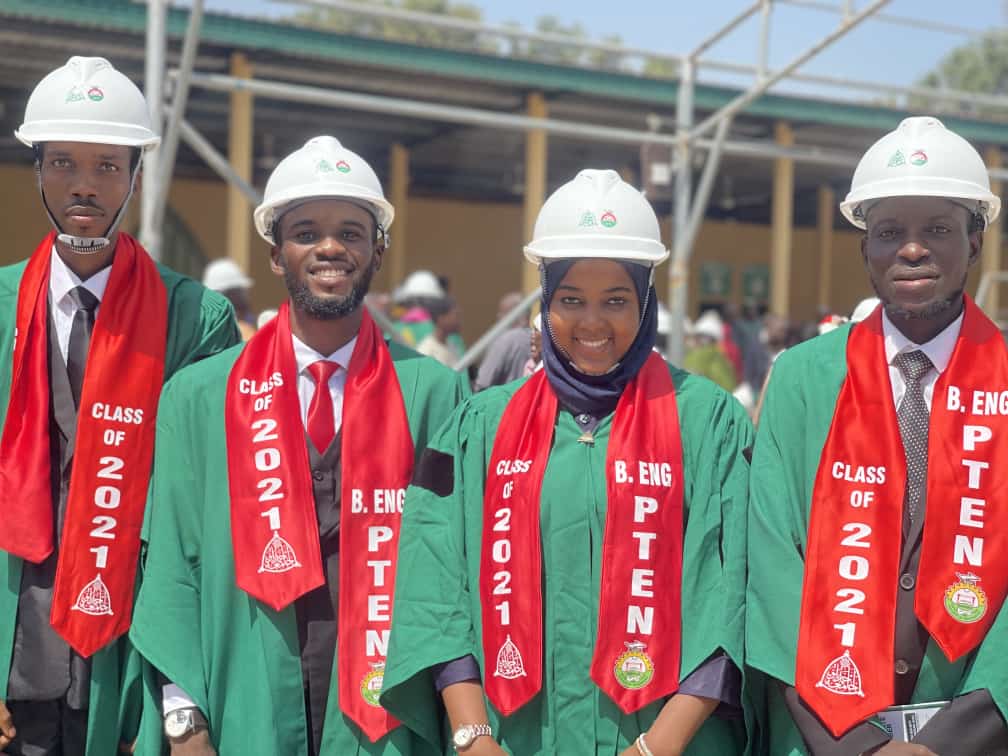 SabiuMusa237897's tweet photo. We came, we Saw, we Conquered Alhamdulillah 🙌🏽 https://t.co/4s7t4XO3yV