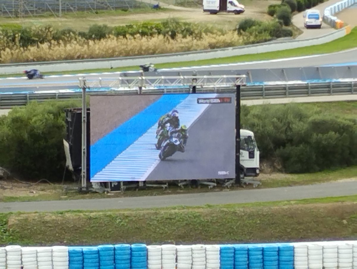 davidrjordan's tweet photo. Hola @circuitodejerez.

Las pantallas no muestran hoy clasificación ni nada https://t.co/SLvu24kpwF