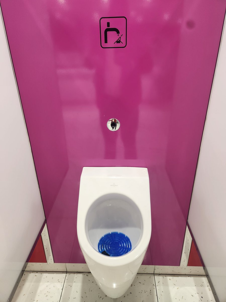 I just landed at Paris for #IBAParis and am wondering what our French friends are trying to tell me.
#IBA2023