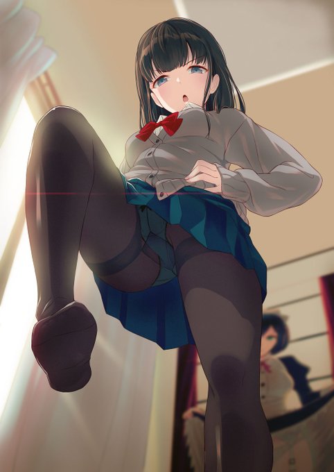 寒くなってきたのでタイツで踏み踏みされたい 