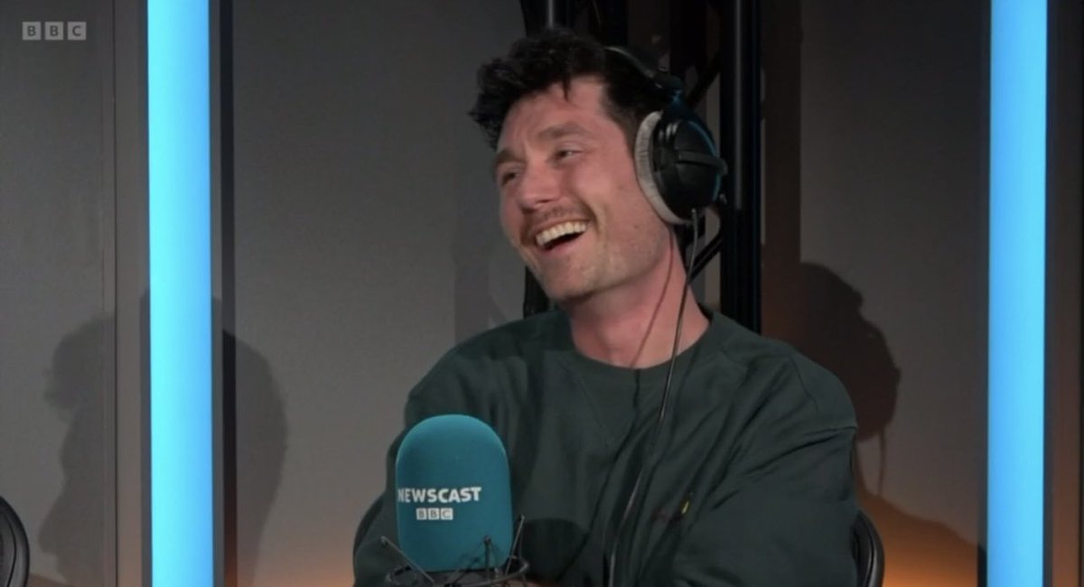 comfortbastille's tweet photo. seeing dan smith happy and smiling like this melts my heart ♡ https://t.co/6CMCc4oJzm