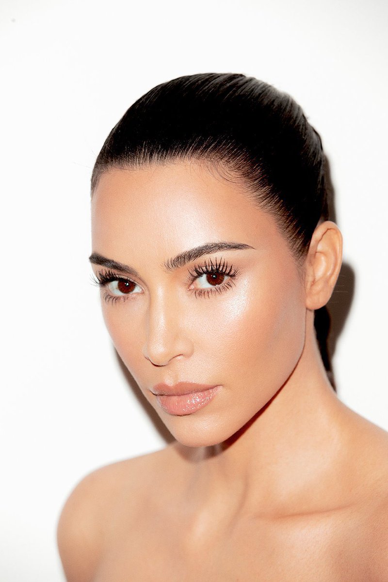 KimKardashian6 tweet picture