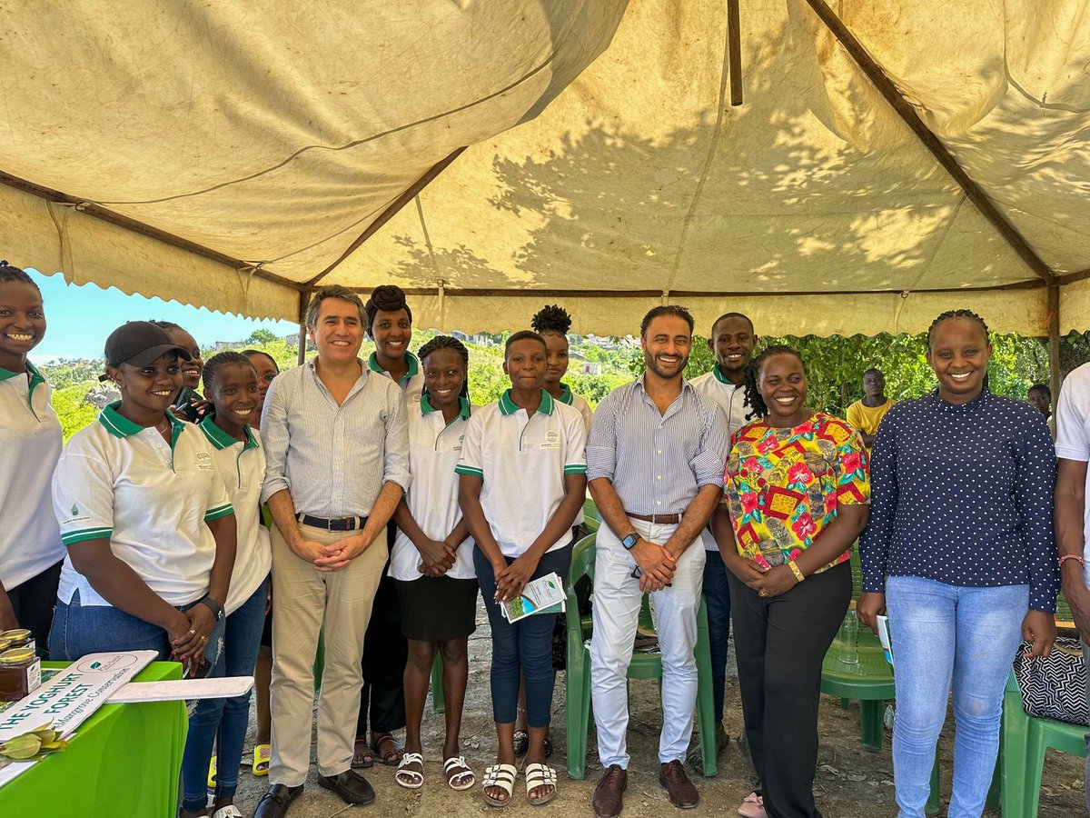 An honor to host Sec. of State for Foreign Affairs & Cooperation of Portugal, Francisco Andre, Advisor to Sec. of State, Joana Fischer & our CEO Riaz Nathu @BigShip_CBO, underscoring the enduring collaboration between #AKF & Big Ship on #climateresilience via #mangroverestoration