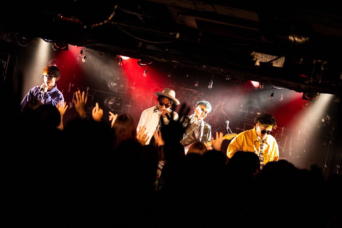 kzk_JM's tweet photo. ツアー初日、京都🔥

最高の景色と笑顔と声と。
ぶちあがったぜ！
ありがとよ！

残りのツアーも
バイブス更新していこ🤘

Thx🔥🔥🔥

#ハンドリ
#HANDDRIP
#ツアー初日
#京都
#ONE https://t.co/zzlm5OsZel