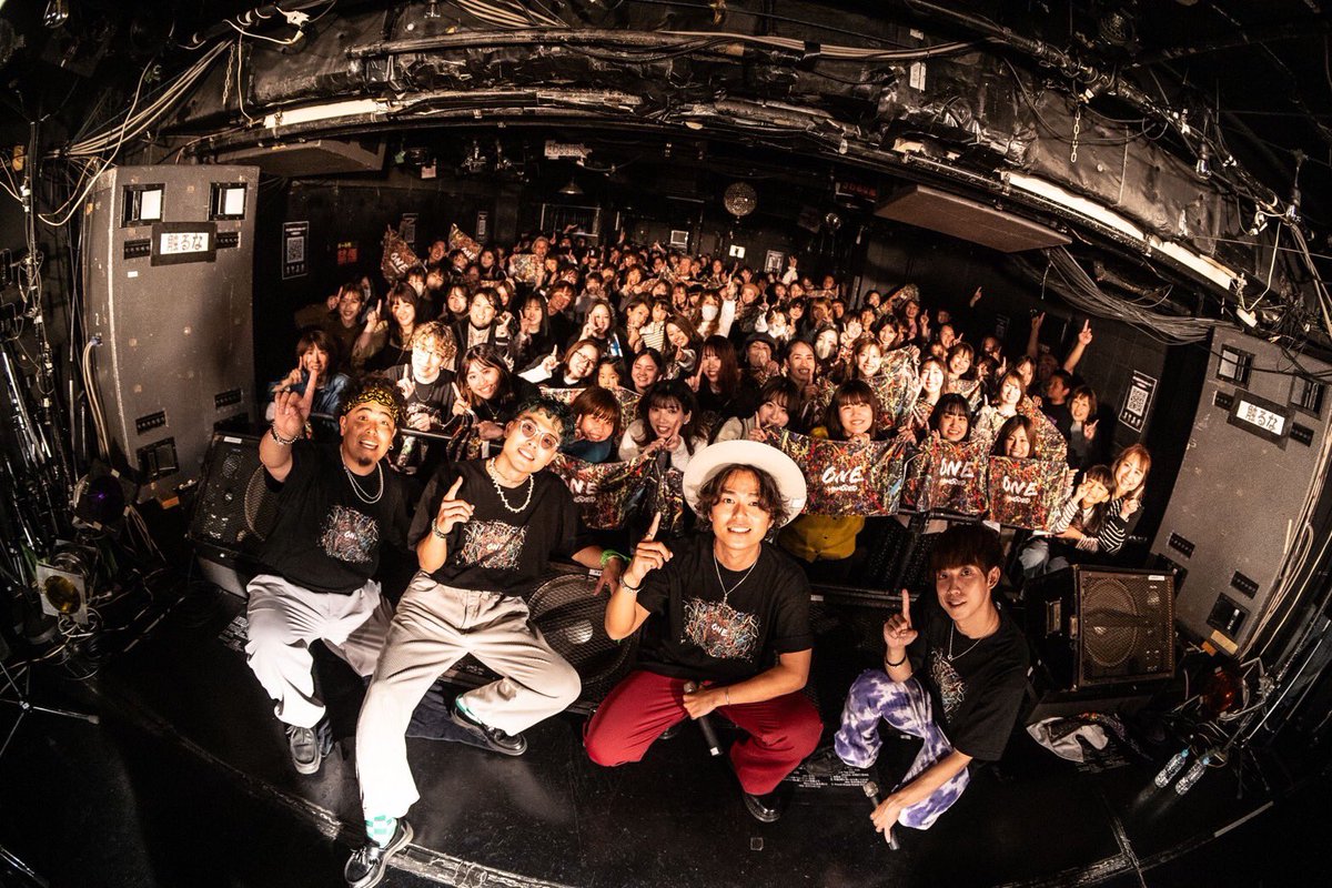 kzk_JM's tweet photo. ツアー初日、京都🔥

最高の景色と笑顔と声と。
ぶちあがったぜ！
ありがとよ！

残りのツアーも
バイブス更新していこ🤘

Thx🔥🔥🔥

#ハンドリ
#HANDDRIP
#ツアー初日
#京都
#ONE https://t.co/zzlm5OsZel