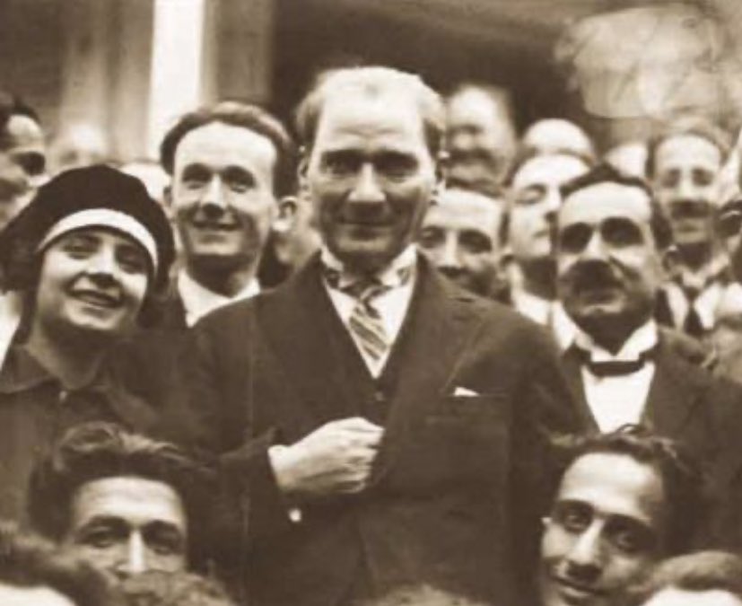 MozartMusics's tweet photo. Cumhuriyet ona sahip çıkanlarındır. https://t.co/LexgftBelW