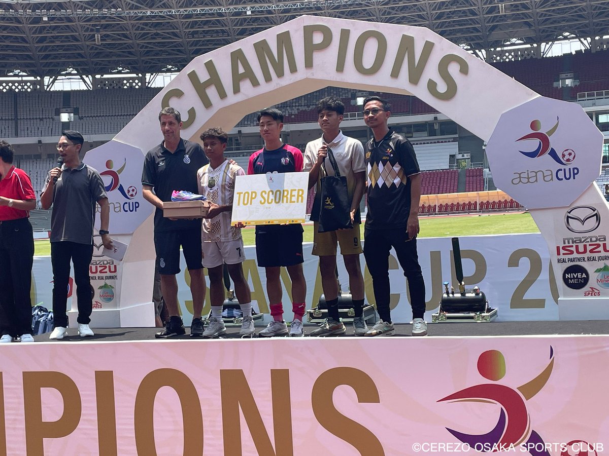 cerezo_academy's tweet photo. 【セレッソ大阪U-14インドネシア遠征🌸】

ASIANA CUPは3位で終了🌸🥉
得点王に #山元詠太郎 選手、ベストイレブンに #松本空 選手と #津田���太 選手が選ばれました🌸✨
このような素晴らしい大会に招待してくださったAsiana Soccer Schoolの皆様、本当にありがとうございました☺️✨ https://t.co/zQTJMZzP0B