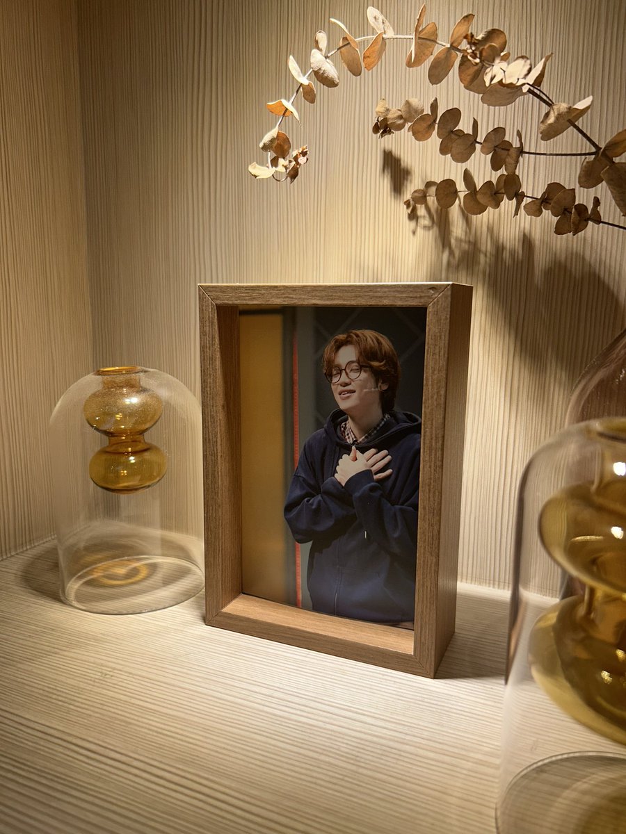 #열일하는너가최고야특별해

킴즈 카페 방문 ..💜 카페가 엄청 이뻐서 놀랬어요! 카페 꾸며주셔서 감사합니다 수고하셨어용💜💜