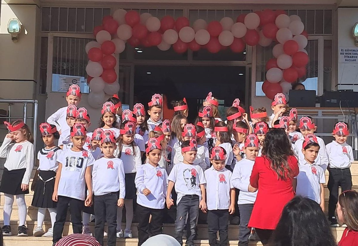 atakoyio55's tweet photo. 100 yıldır Cumhuriyet
100 yıllarca Cumhuriyet
@feilseil
@atakoyio55
@samsunmem
@ilkadimilce_mem
@karakullukcu84 https://t.co/qFRCBmys6c