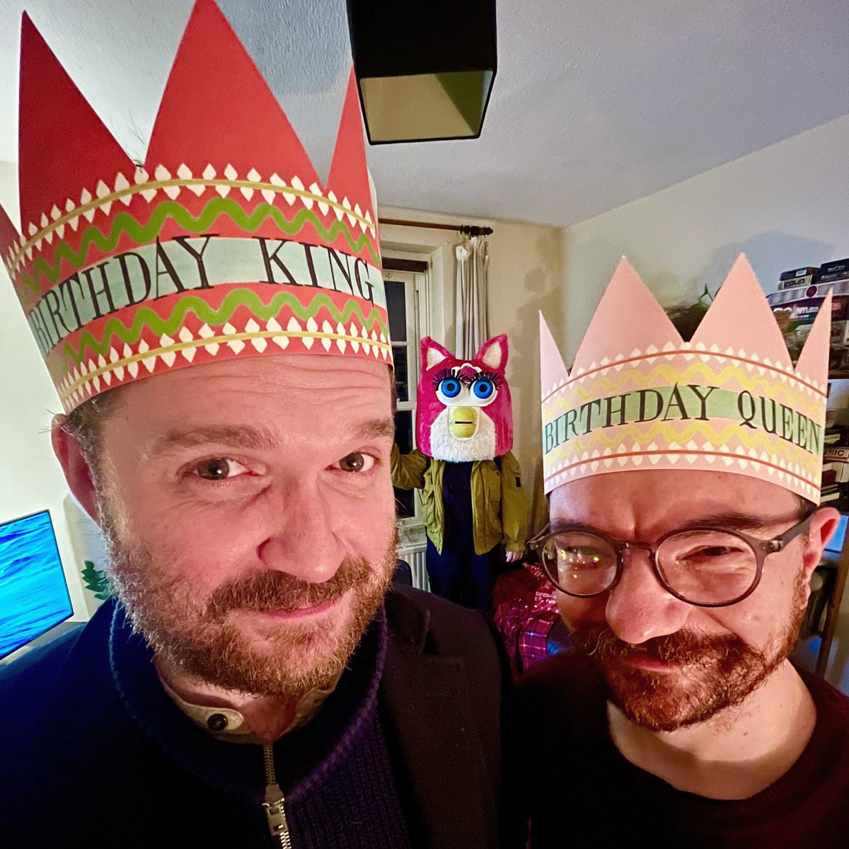 PapaNichs's tweet photo. Very normal birthday party https://t.co/rua9Z2FcwD