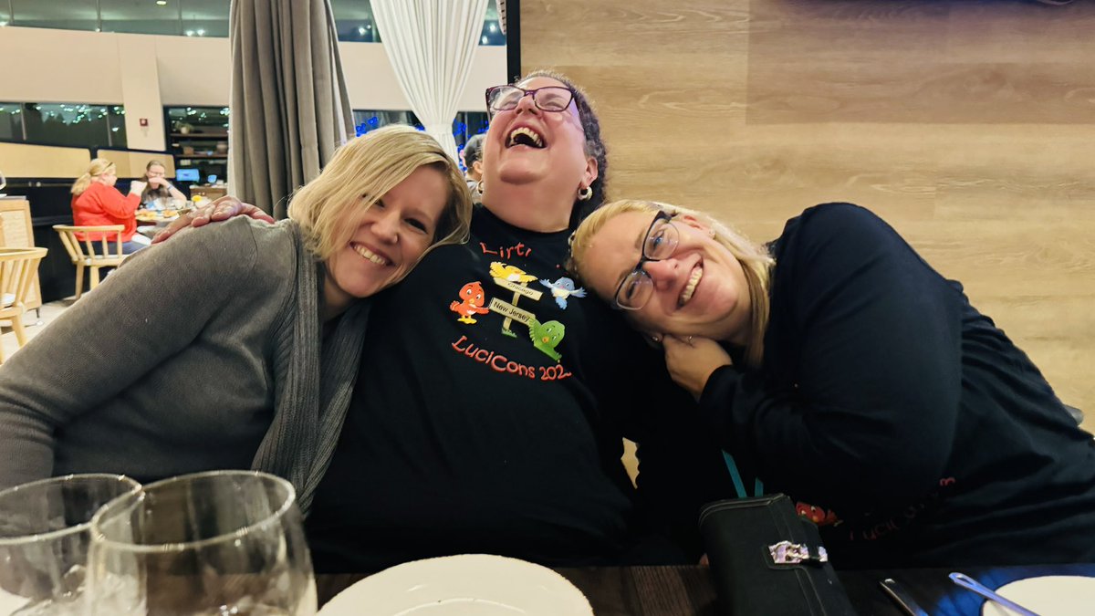 CarolHopke's tweet photo. Dear friends &amp; belly laughs .. what more do you need?? 🥰🤣

#hhchi23 #LuciConChi #TheDirtyBirds https://t.co/JjEAXmHn5I
